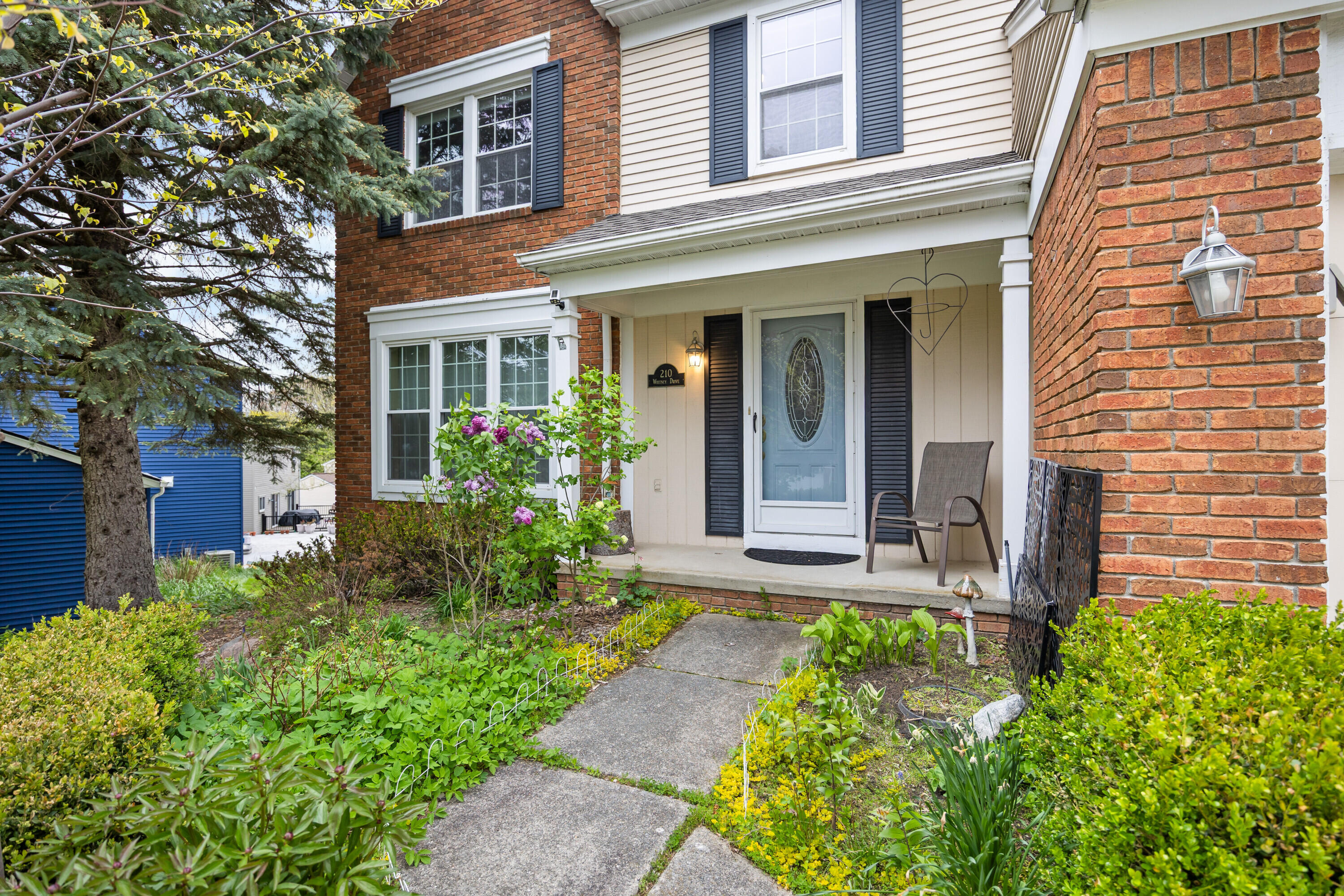 210 Whitney Drive Rochester Hills, MI 48307 - Photo 4 of 45 004_24