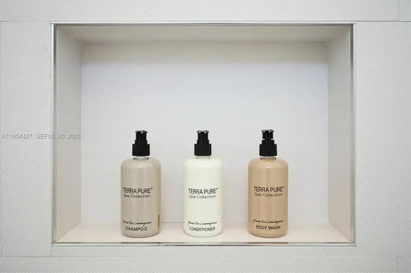 a view of a yard with palm trees