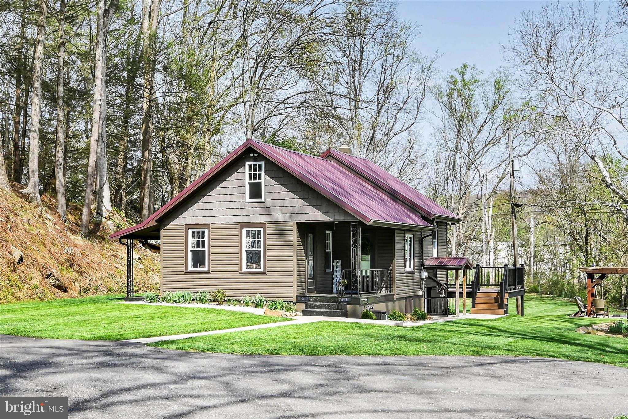 126 Geary Wolfe Road Pine Grove, PA 17963 - Photo 15 of 41 Exterior Front