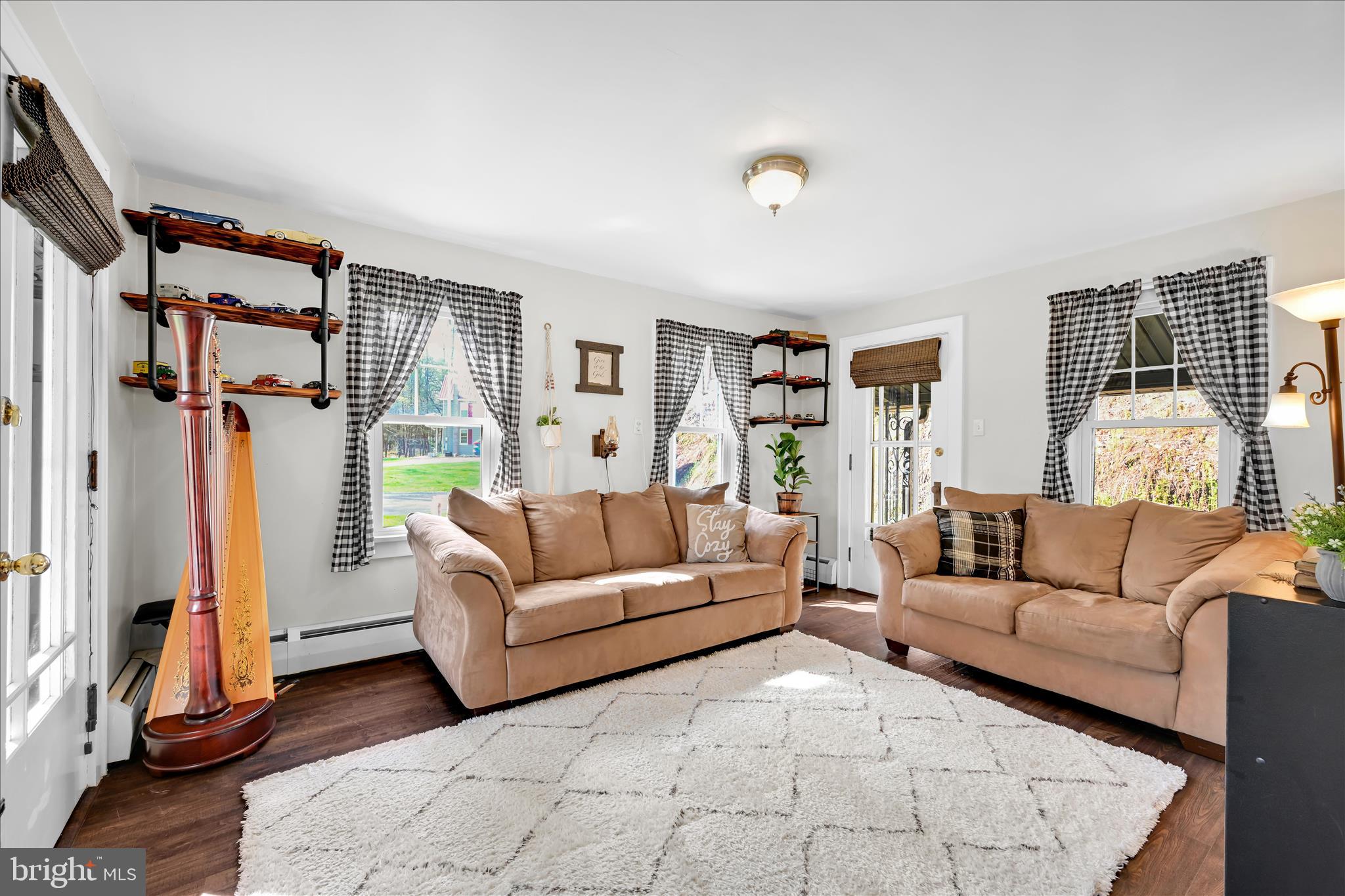 126 Geary Wolfe Road Pine Grove, PA 17963 - Photo 17 of 41 Living Area