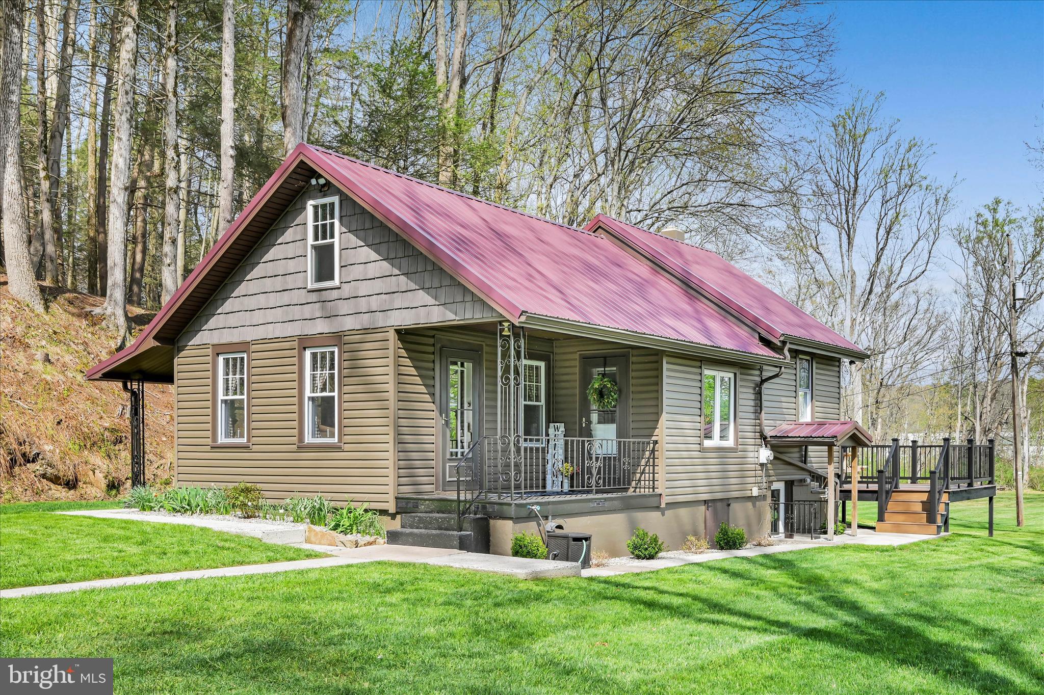 126 Geary Wolfe Road Pine Grove, PA 17963 - Photo 8 of 41 Exterior Front