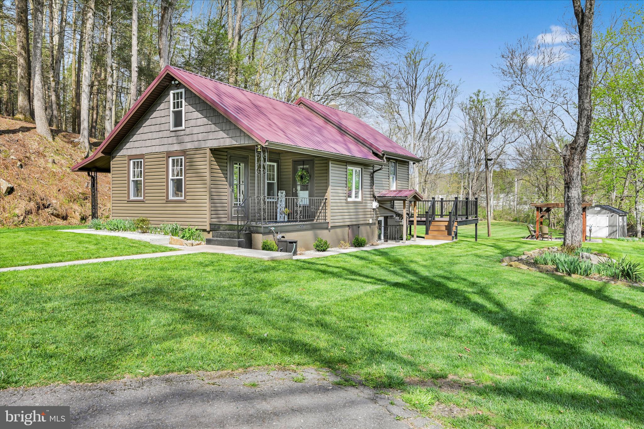 126 Geary Wolfe Road Pine Grove, PA 17963 - Photo 9 of 41 Exterior Front