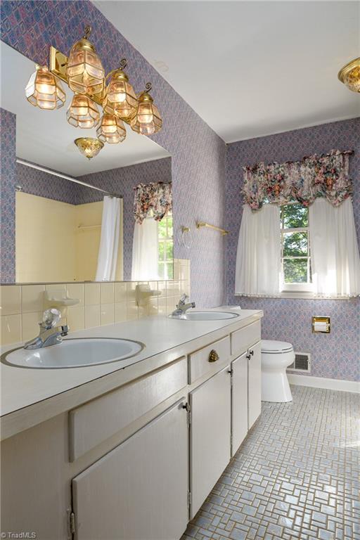 3030 Prytania Road Winston-Salem, NC 27106 - Photo 20 of 33 Primary Bath