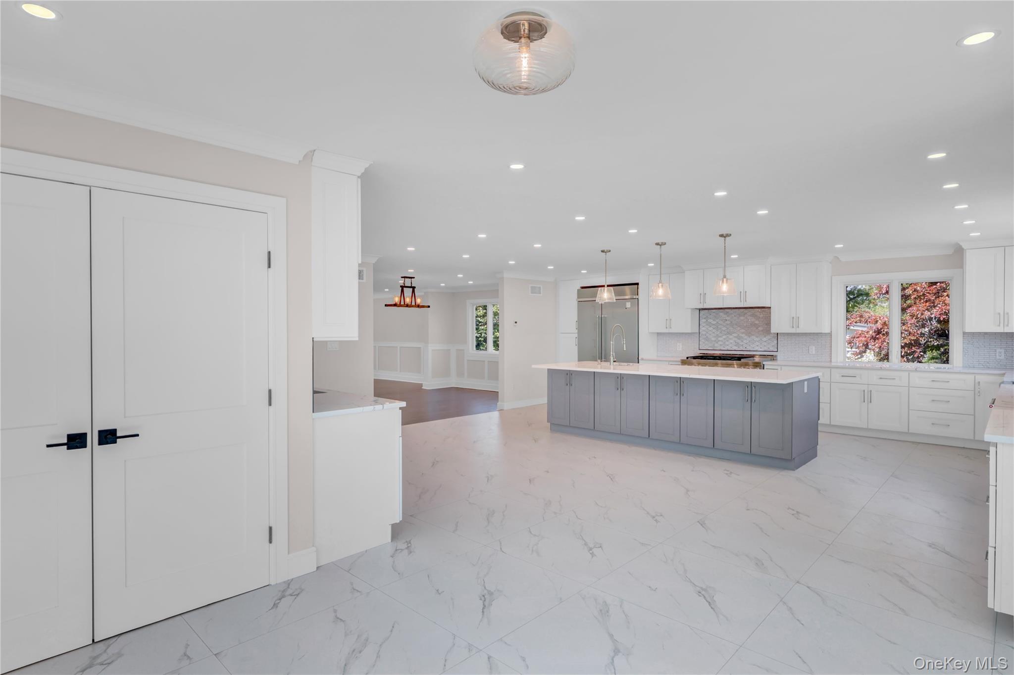 52 Woodland Road Roslyn, NY 11576 - Photo 21 of 50 Breakfast Area