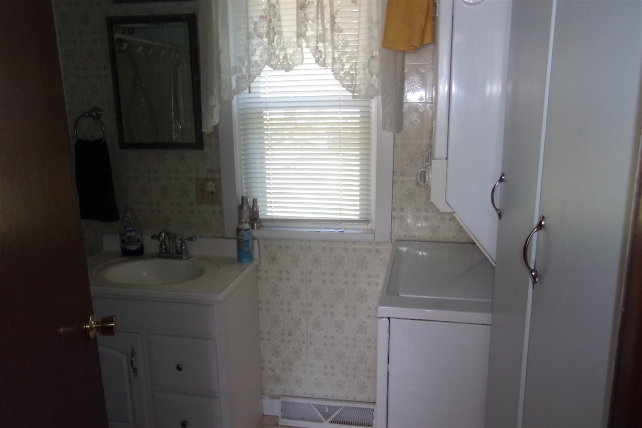 35 3rd Street Manistee, MI 49660 - Photo 9 of 27