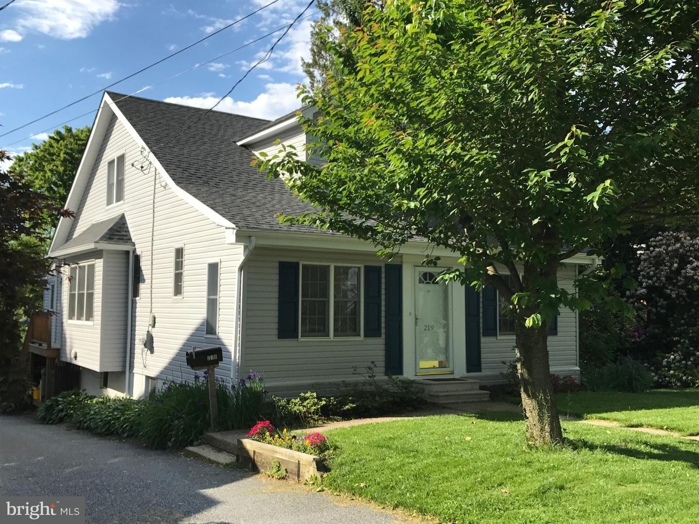 219 South Highland Road Springfield, PA 19064 - Photo 2 of 23 Exterior Side