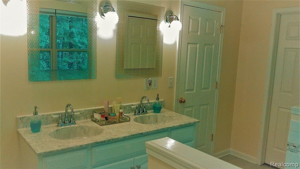 22186 Clark Road Belleville, MI 48111 - Photo 24 of 31