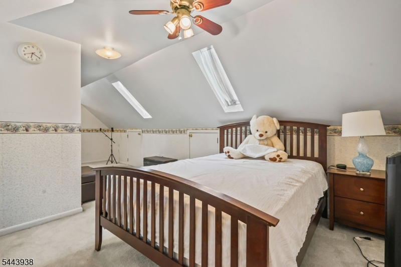57 Ivanhoe Terrace Bloomfield, NJ 07003 - Photo 19 of 37