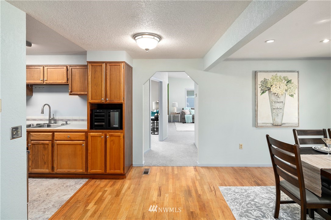 4224 Southeast 3rd Place Renton, WA 98059 - Photo 4 of 29
