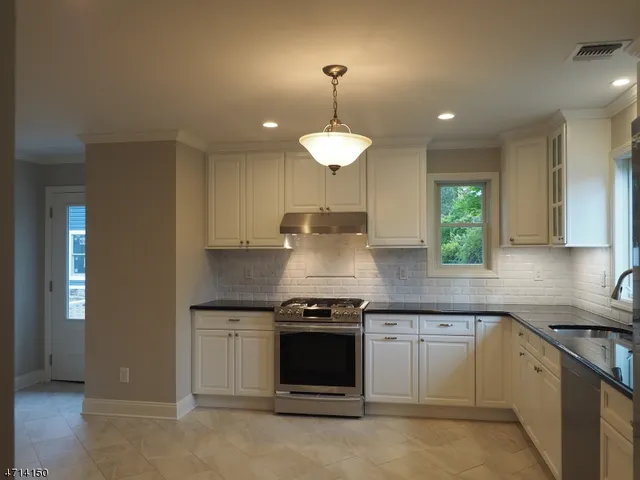 $4,700 | 4 Alma Avenue, Unit B, Madison, NJ 07940