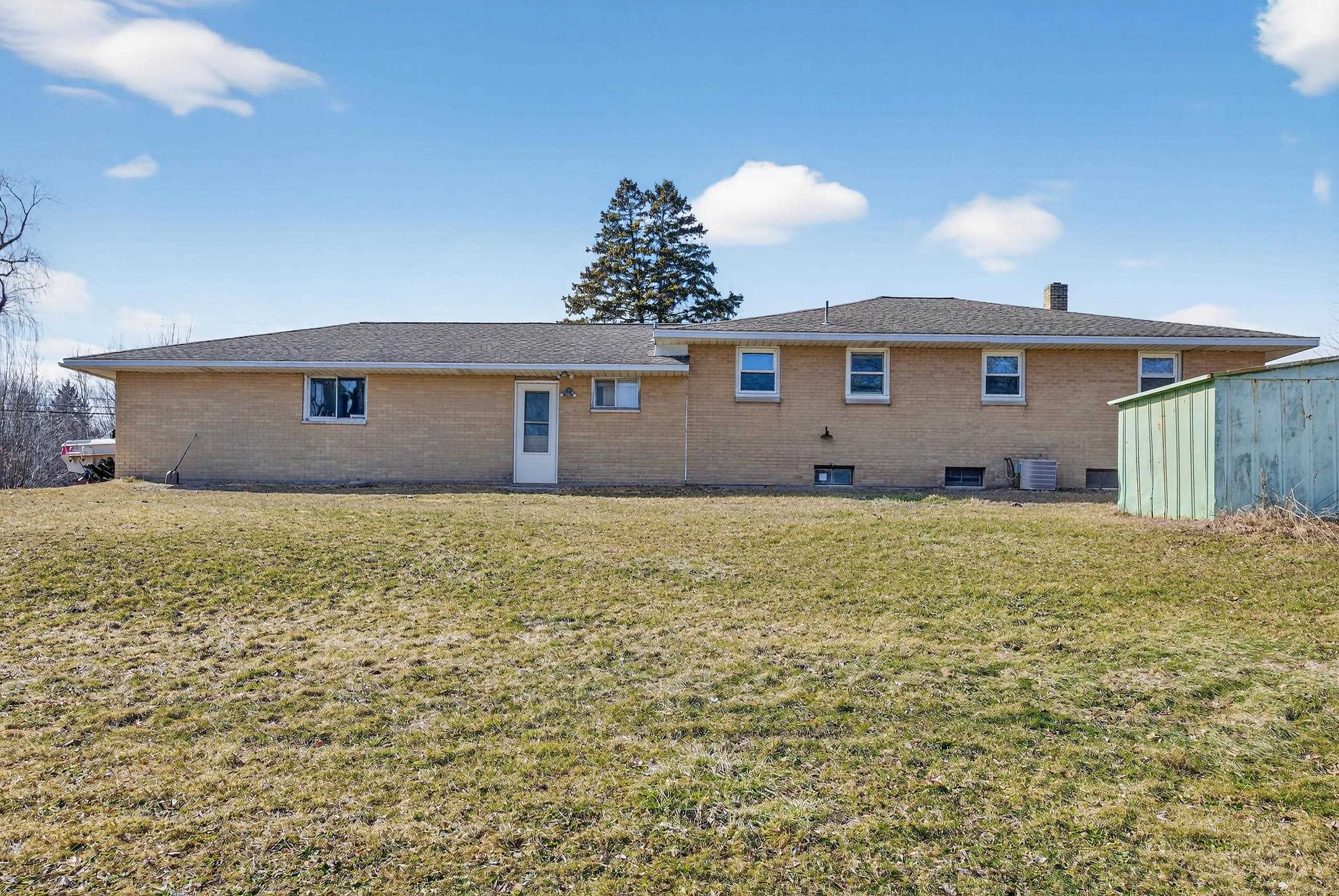 1943 South Huron Road Kawkawlin, MI 48631 - Photo 23 of 37