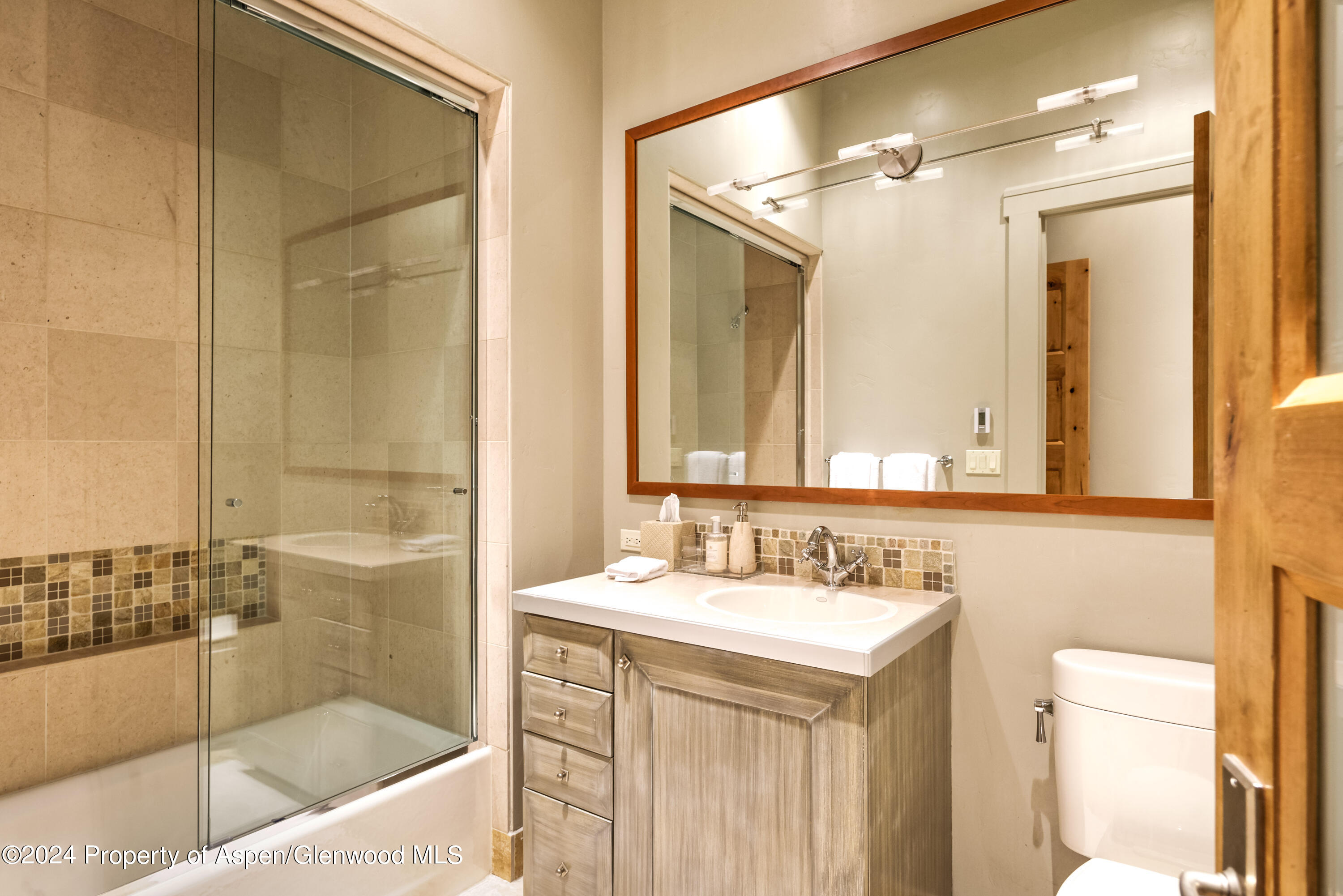 501 Rio Grande Place, Unit 204 Aspen, CO 81611 - Photo 16 of 21 501RioGrande204_HiRes029