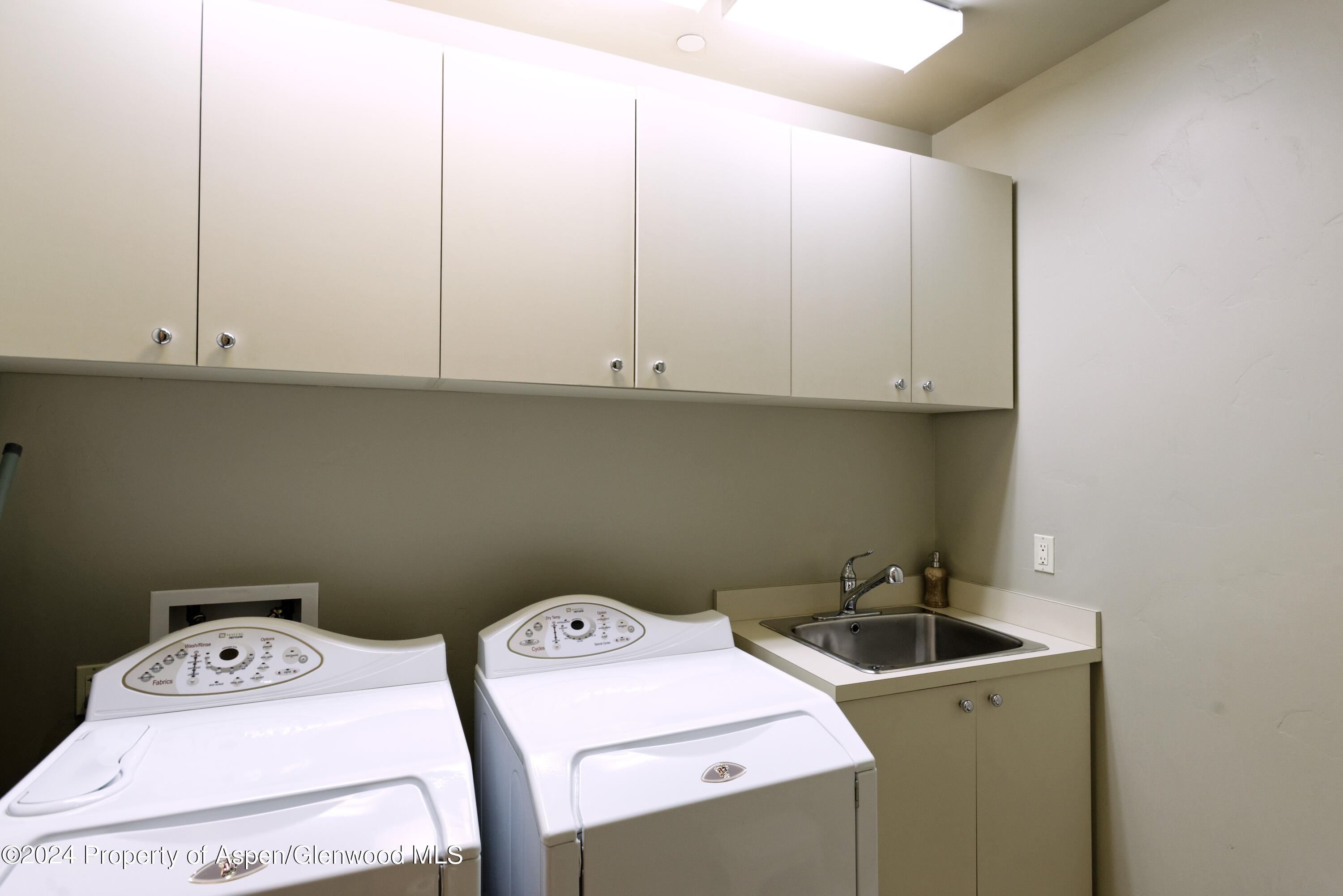 501 Rio Grande Place, Unit 204 Aspen, CO 81611 - Photo 19 of 21 501RioGrande204_HiRes005