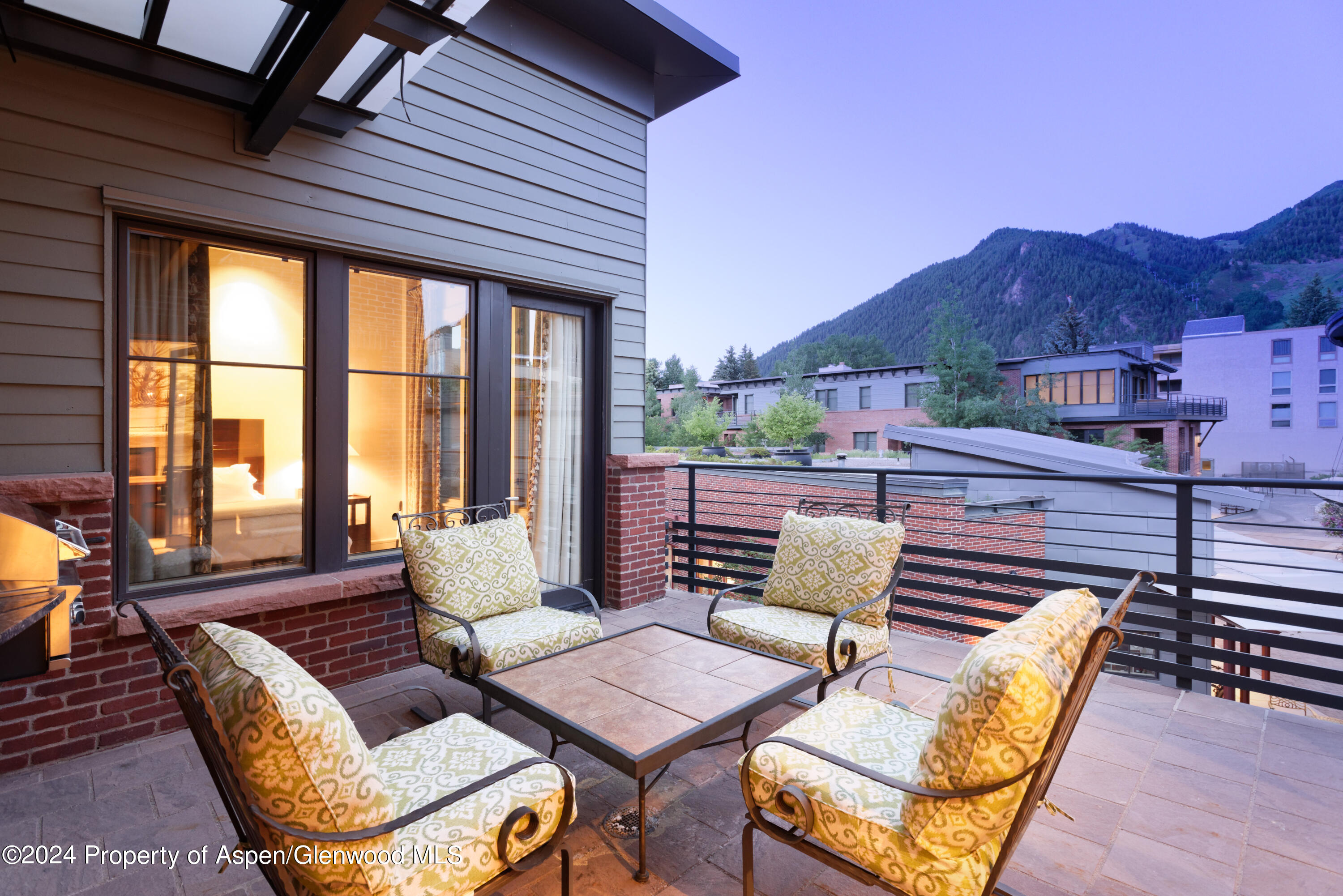 501 Rio Grande Place, Unit 204 Aspen, CO 81611 - Photo 3 of 21 501RioGrande204_HiRes013