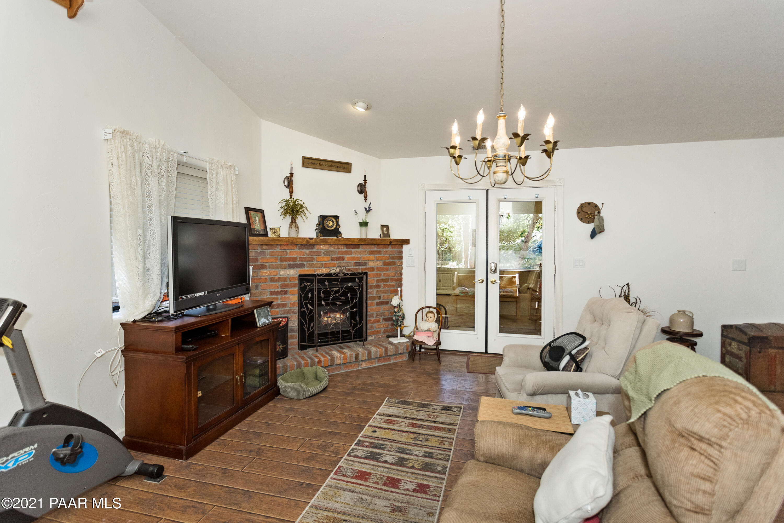 006_Family Room