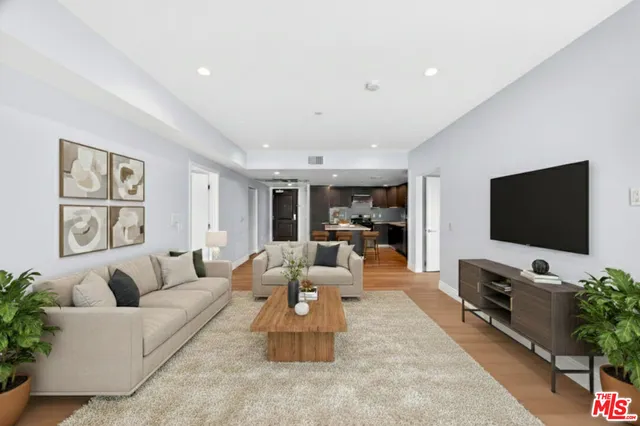 $780,000 | 2939 Leeward Avenue, Unit 403, Los Angeles, CA 90005