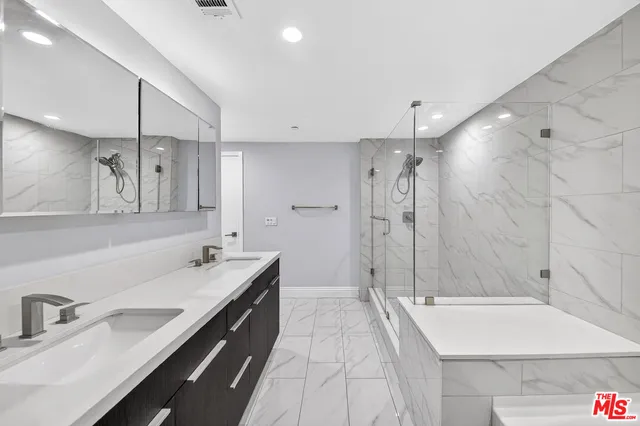 $780,000 | 2939 Leeward Avenue, Unit 403, Los Angeles, CA 90005