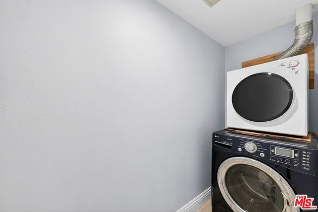 $780,000 | 2939 Leeward Avenue, Unit 403, Los Angeles, CA 90005