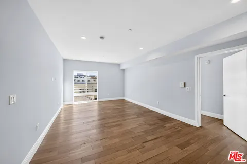 $780,000 | 2939 Leeward Avenue, Unit 403, Los Angeles, CA 90005