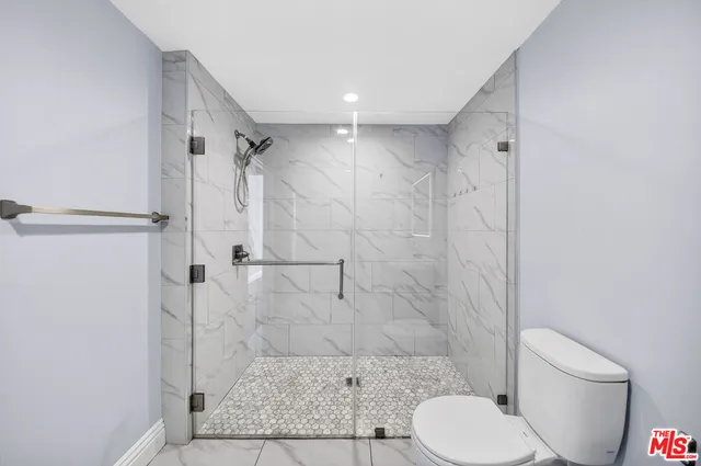 $780,000 | 2939 Leeward Avenue, Unit 403, Los Angeles, CA 90005