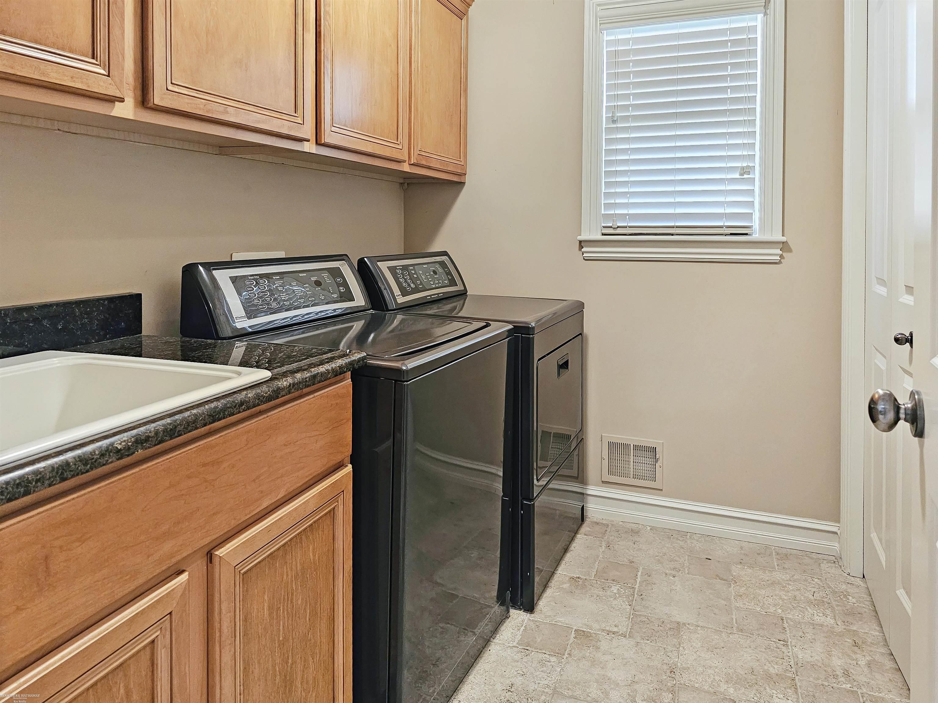 55533 Raspberry Drive Macomb, MI 48042 - Photo 14 of 15 50155659-0de42583-f44d-4d9f-9c37-0f23dbf6932d.JPG