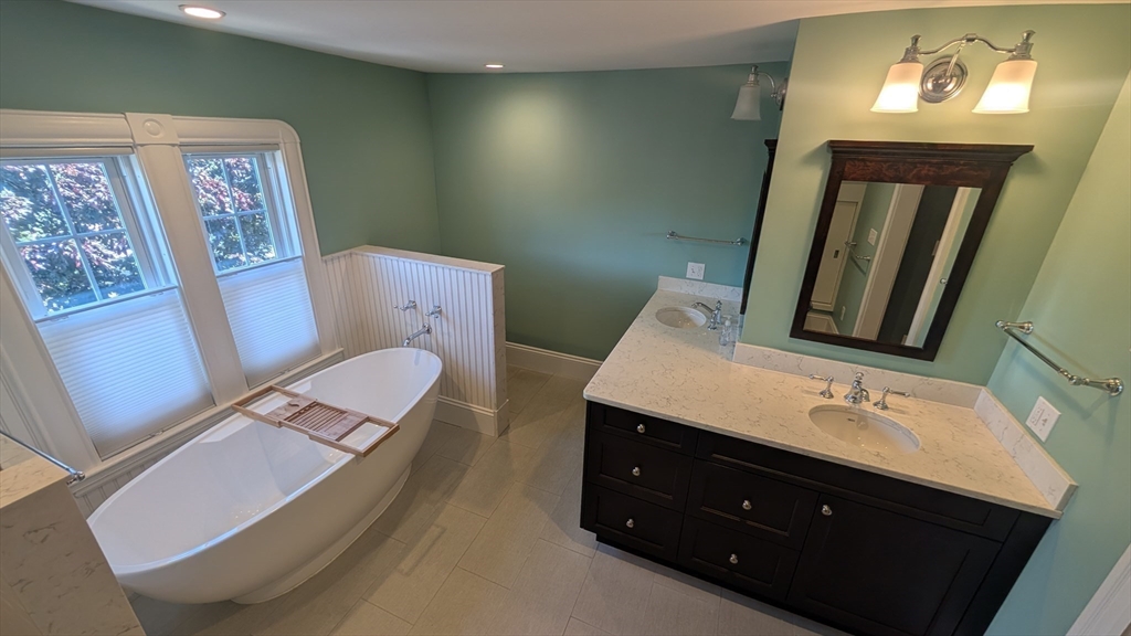 133 Elmwood Road, Unit 2 Swampscott, MA 01907 - Photo 14 of 32