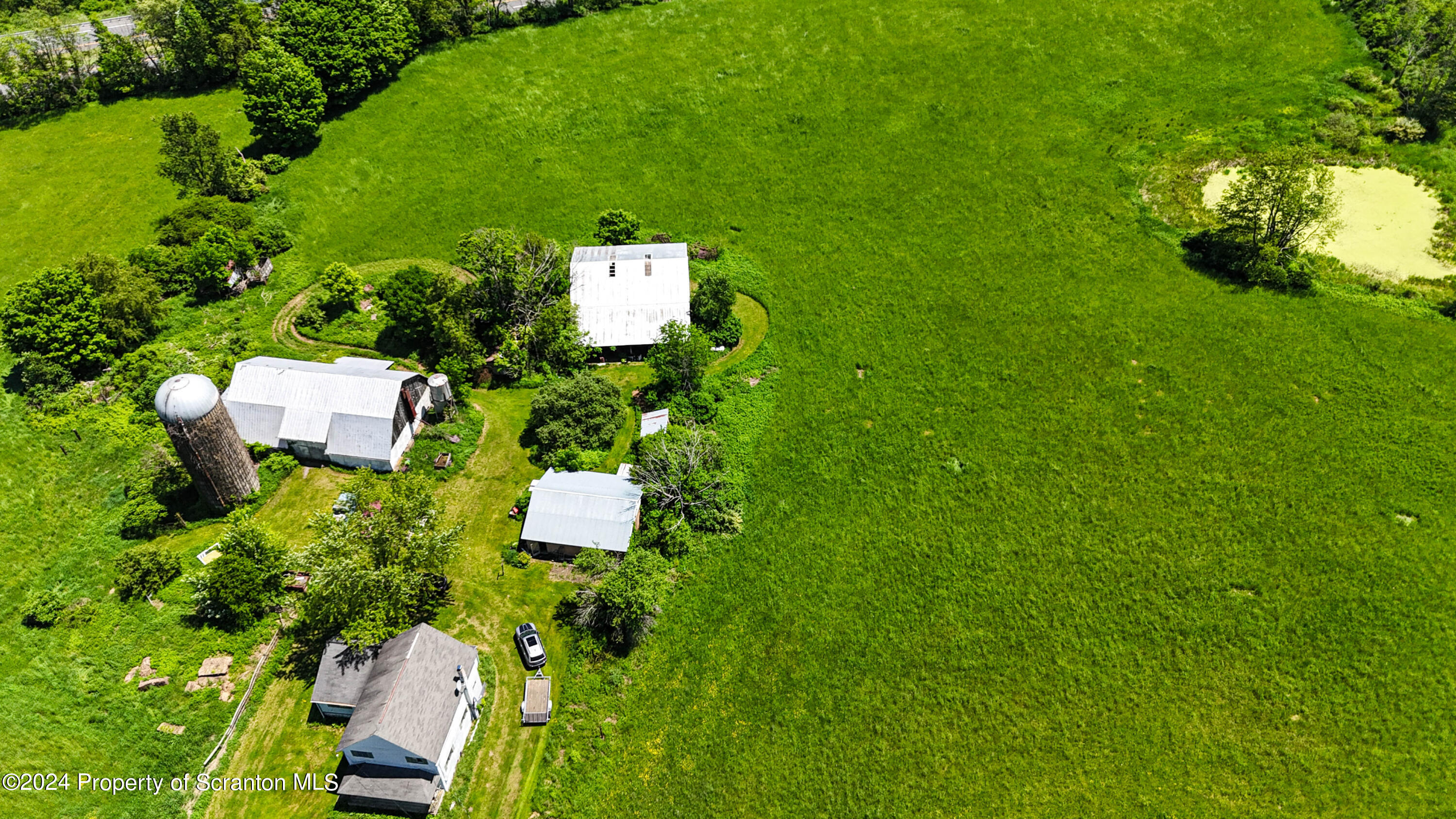 126 Decker Road Jermyn, PA 18433 - Photo 3 of 112 Gallery Image 3