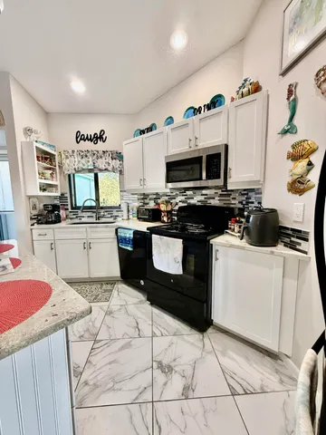 $159,999 | 5415 Casablanca Circle, Unit L25, Sebring, FL 33870