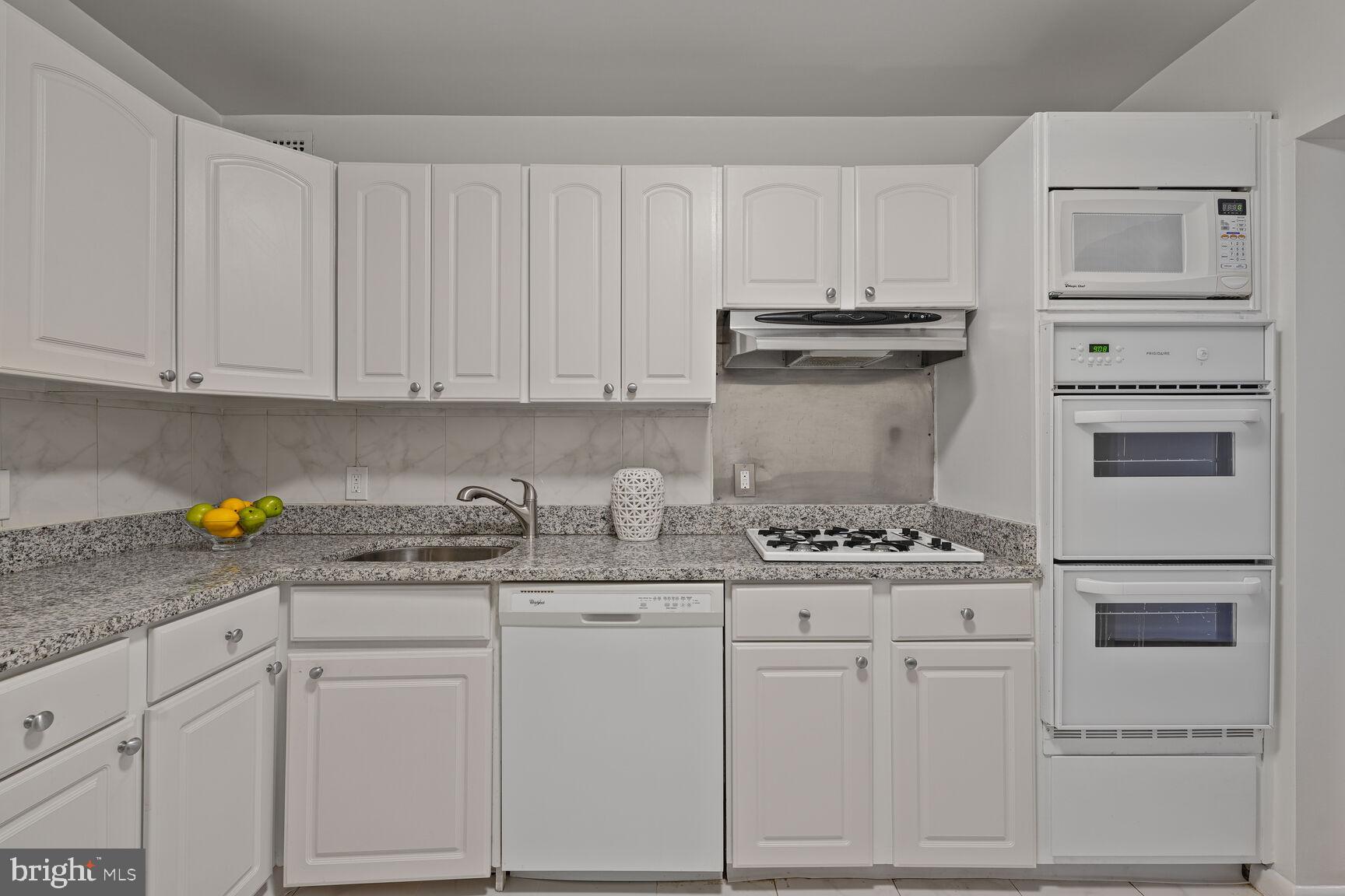 5101 River Road, Unit 1106 Bethesda, MD 20816 - Photo 10 of 41