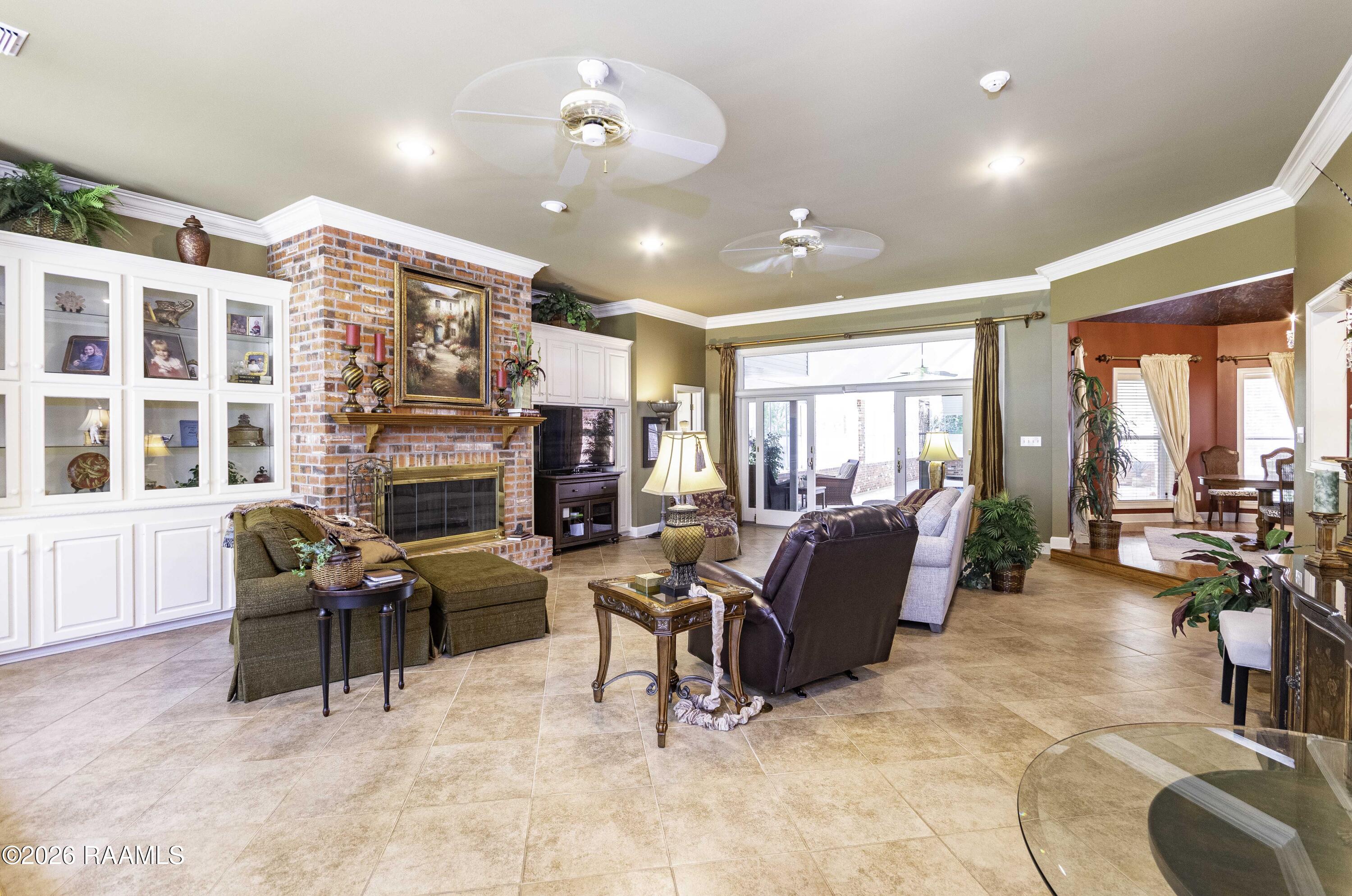 2014 Old Jeanerette Road New Iberia, LA 70563 - Photo 6 of 35 Living Room 3