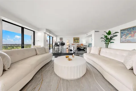 $1,799,000 | 5500 Collins Avenue, Unit 1902, Miami Beach, FL 33140