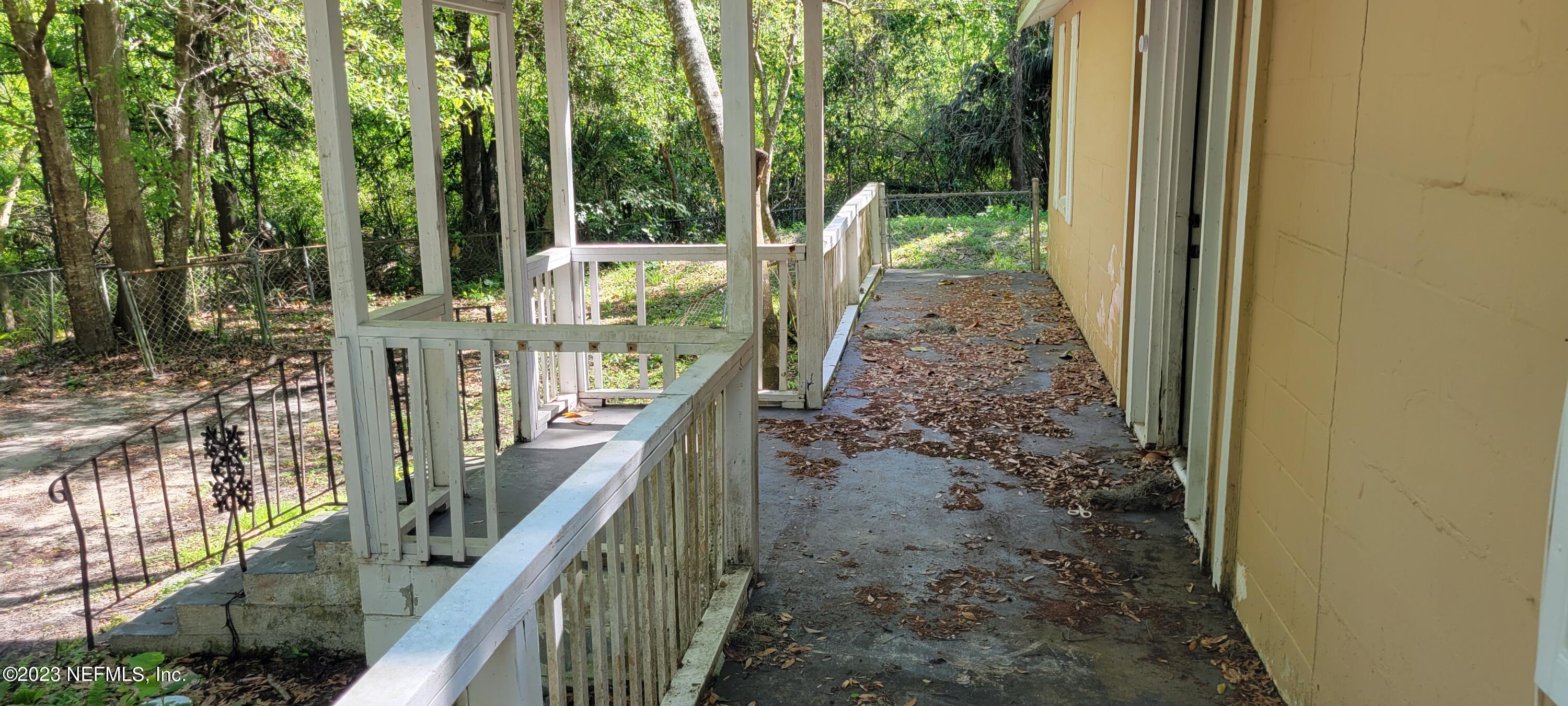 4069 Walnut Street Jacksonville, FL 32206 - Photo 4 of 14 a view of a garden
