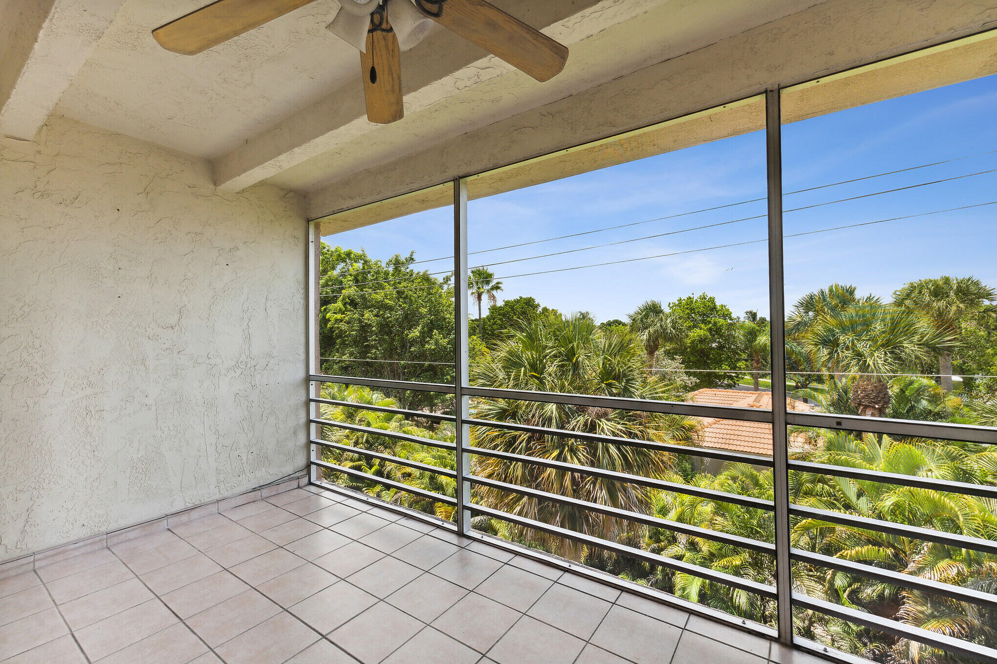 10110 Boca Entrada Boulevard, Unit 405 Boca Raton, FL 33428 - Photo 5 of 15 IMG_7726
