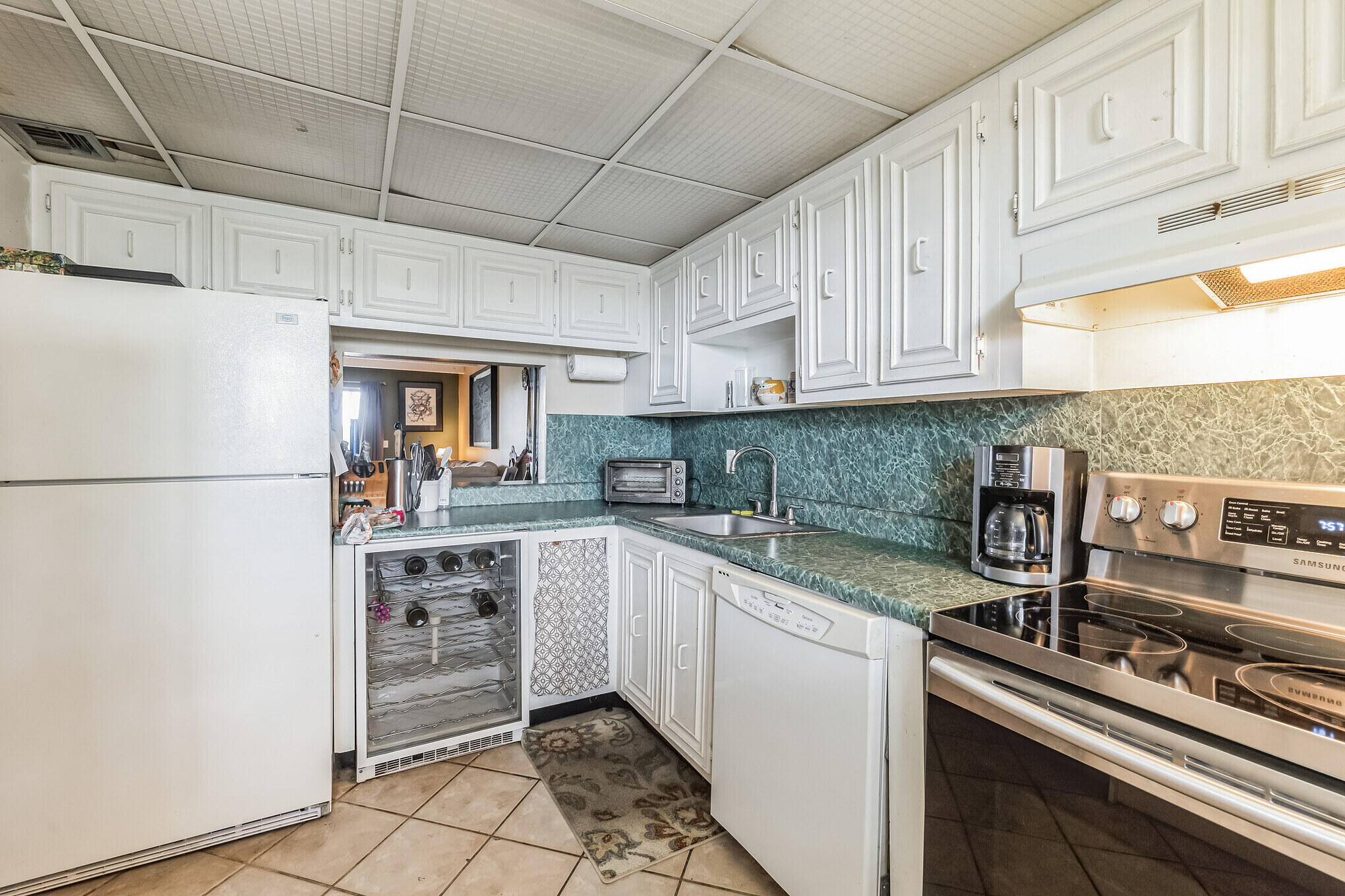 10110 Boca Entrada Boulevard, Unit 405 Boca Raton, FL 33428 - Photo 6 of 15 IMG_7718