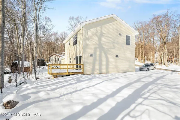 $2,100 | 2460 Winding Way, Tobyhanna, PA 18466