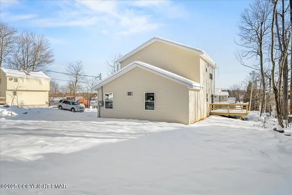 $2,100 | 2460 Winding Way, Tobyhanna, PA 18466