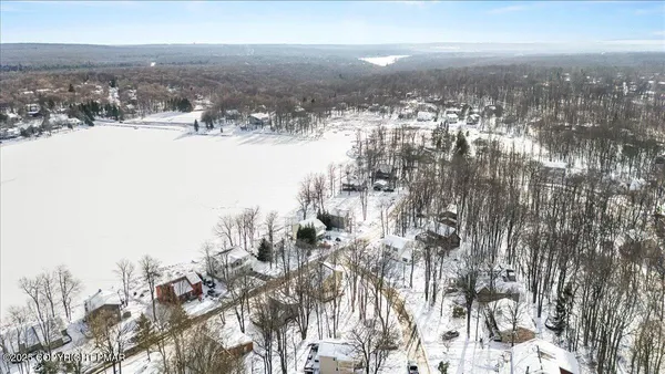 $2,100 | 2460 Winding Way, Tobyhanna, PA 18466