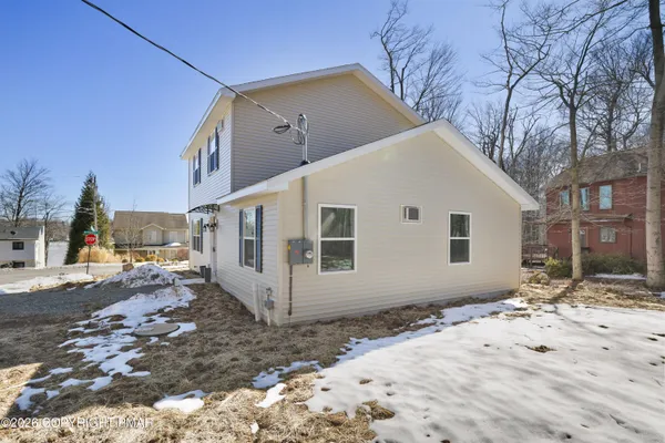 $2,100 | 2460 Winding Way, Tobyhanna, PA 18466