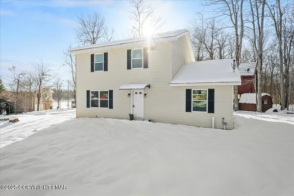 $2,100 | 2460 Winding Way, Tobyhanna, PA 18466