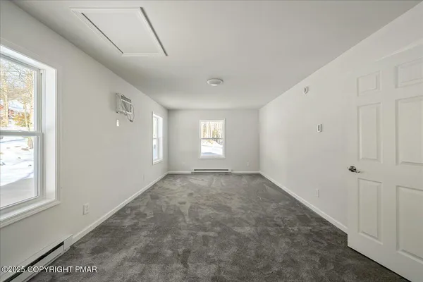 $2,100 | 2460 Winding Way, Tobyhanna, PA 18466