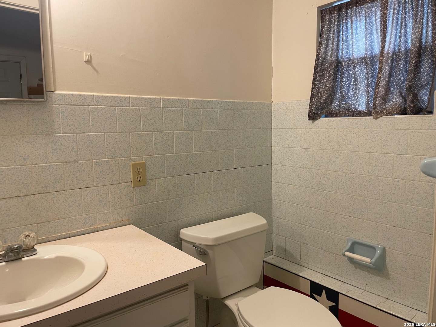 607 Hackberry Street Bandera, TX 78003 - Photo 13 of 28