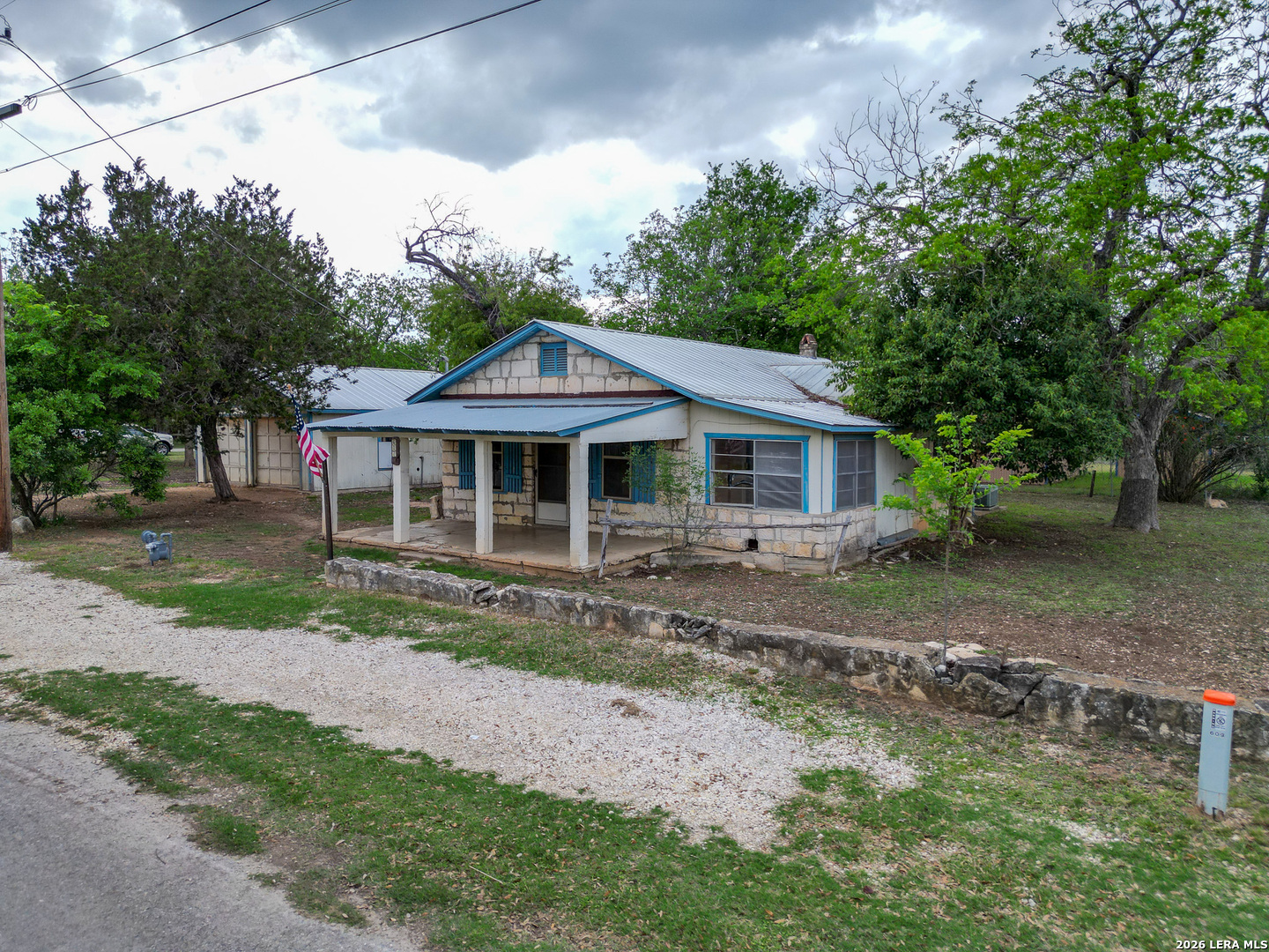 607 Hackberry Street Bandera, TX 78003 - Photo 3 of 28