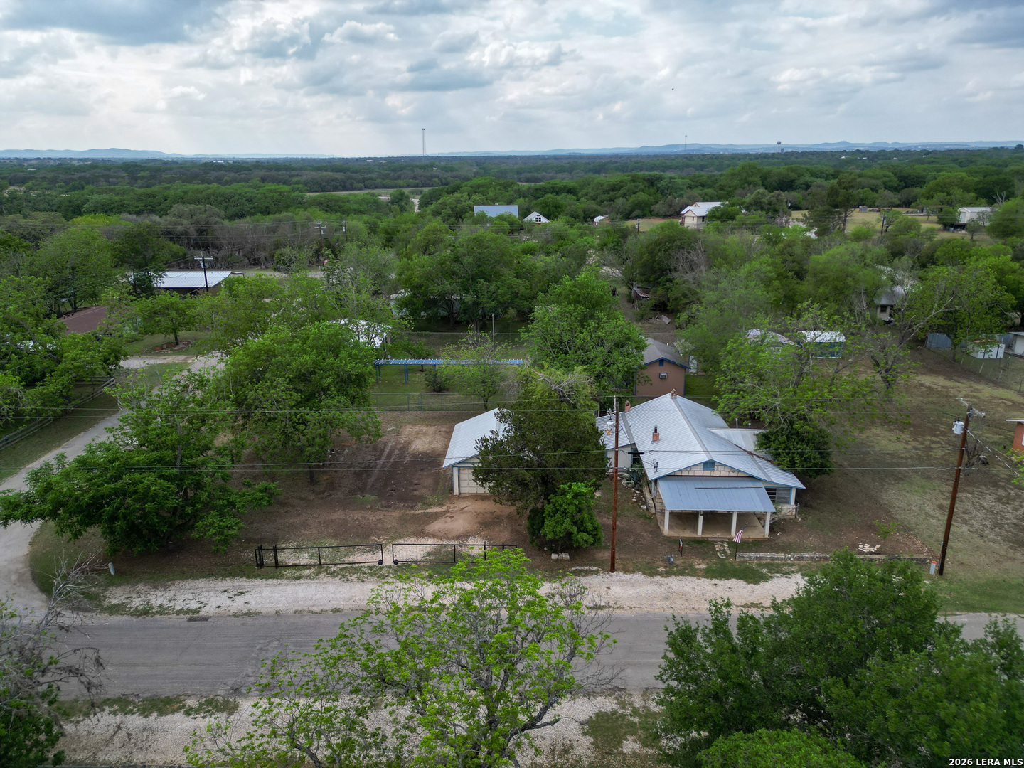 607 Hackberry Street Bandera, TX 78003 - Photo 5 of 28
