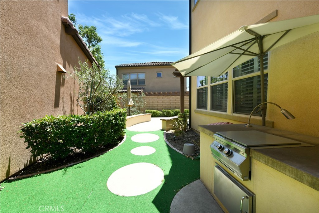99 Fuchsia Lake Forest, CA 92630 - Photo 26 of 32 Outdoor area