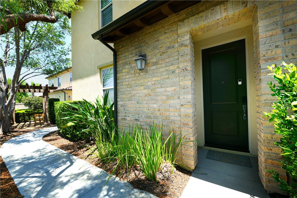 99 Fuchsia Lake Forest, CA 92630 - Photo 28 of 32 Outdoor area