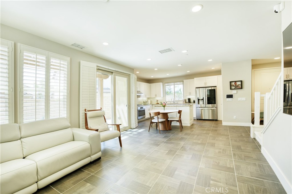 99 Fuchsia Lake Forest, CA 92630 - Photo 4 of 32 living room