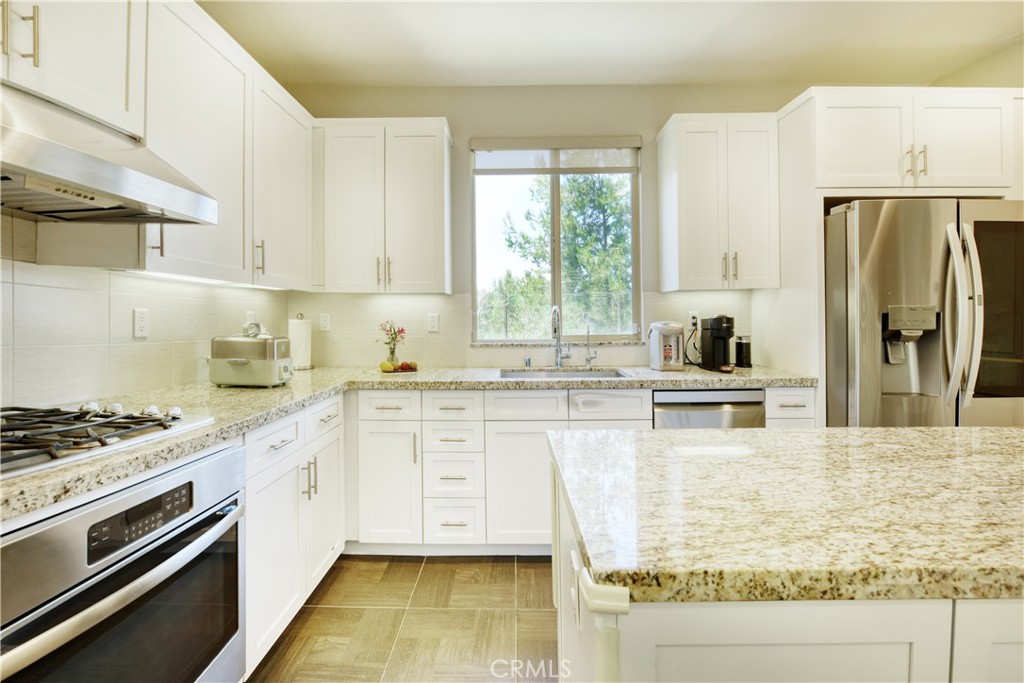 99 Fuchsia Lake Forest, CA 92630 - Photo 8 of 32 kitchen