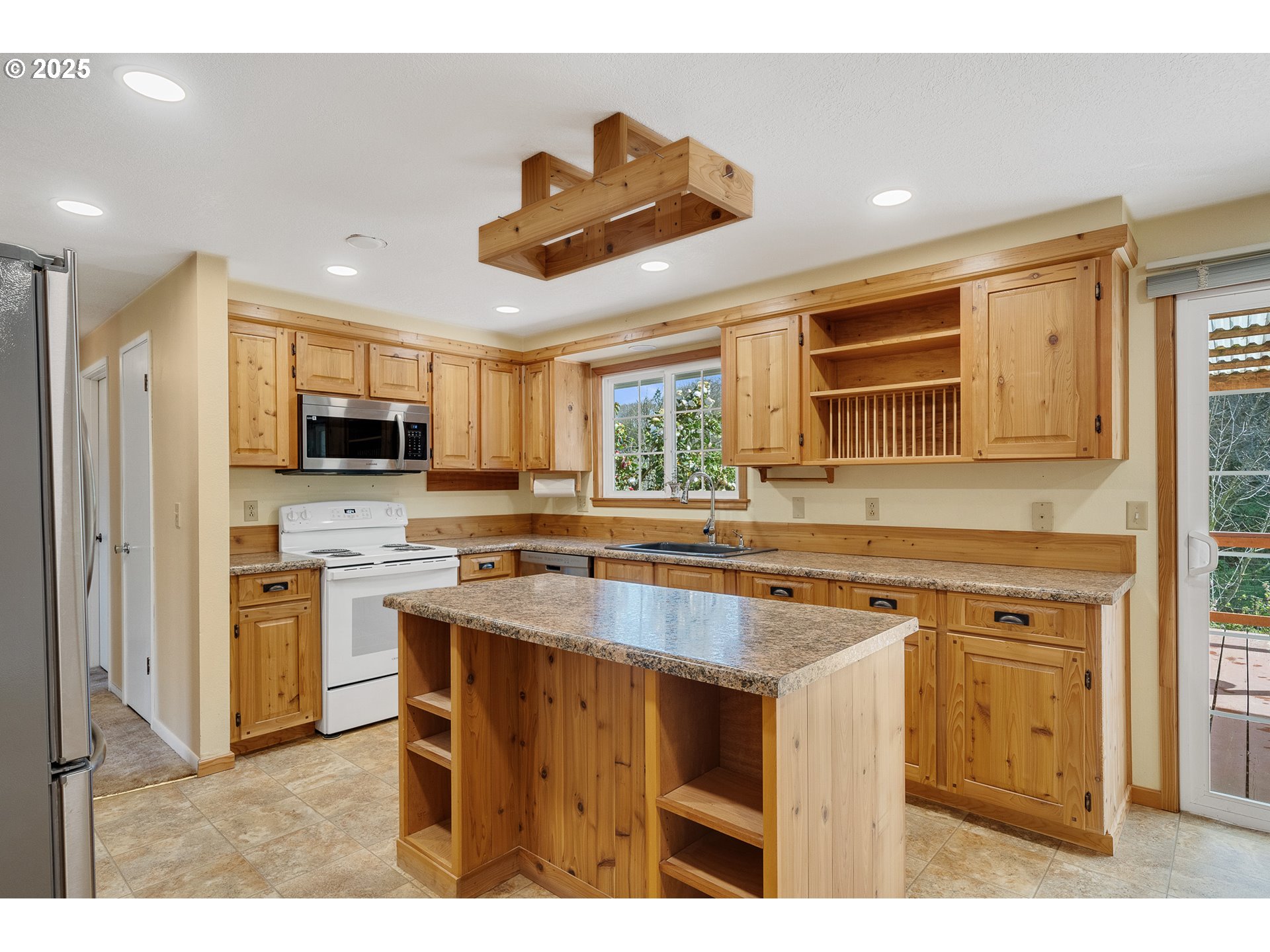 24820 River Bend Road Beaver, OR 97108 - Photo 10 of 37 Gallery Image 10