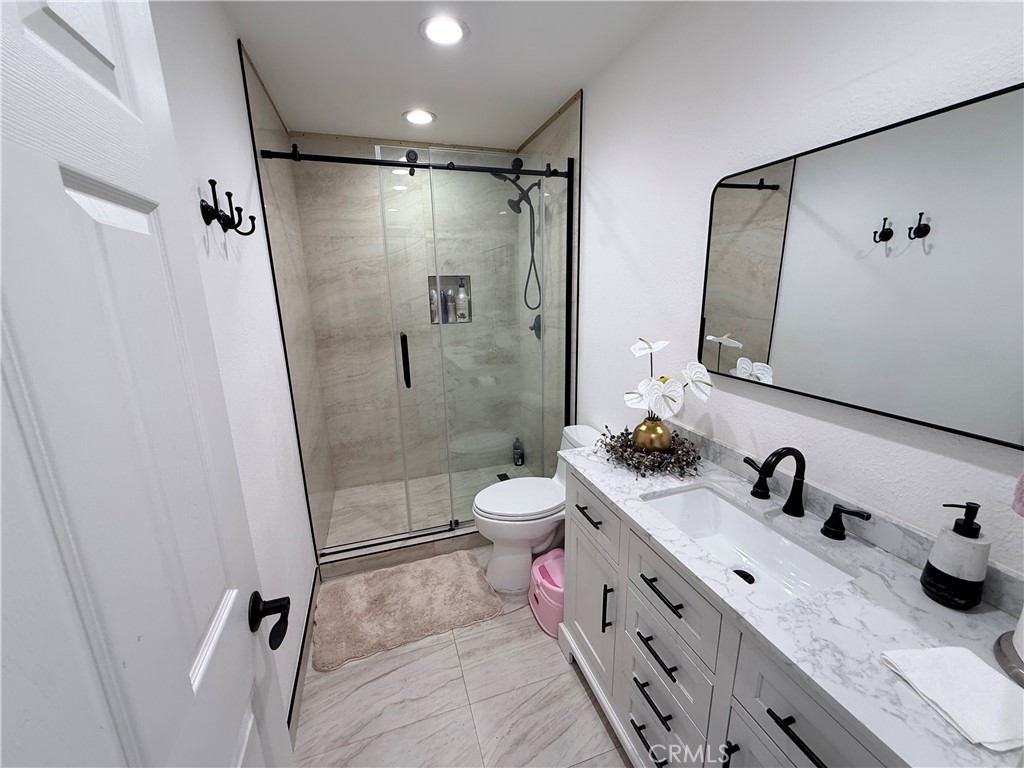 2290 Rohner Court Simi Valley, CA 93063 - Photo 5 of 15