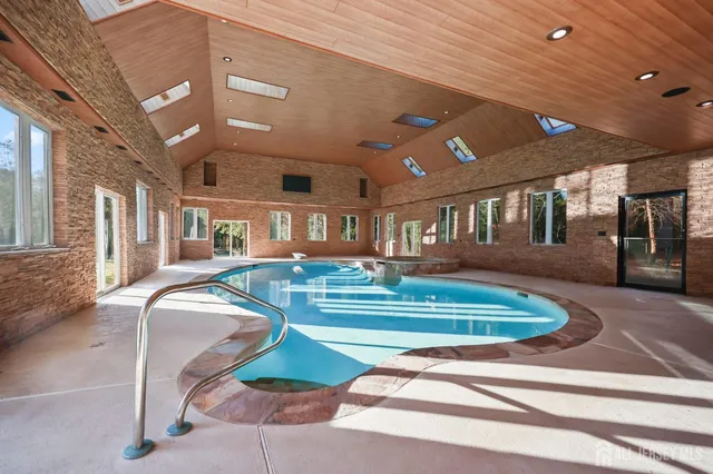 $1,795,000 | 268-268 Matchaponix Avenue, Monroe Township, NJ 08831